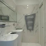 Gatto Bianco Mia Hotell 2*
