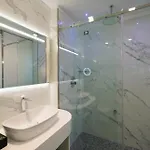 Gatto Bianco Mia Hotell