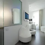 Gatto Bianco Mia Hotell 2*