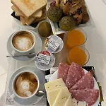 Gatto Bianco Mia 2* Milano