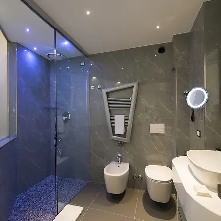 Gatto Bianco Mia Milánó