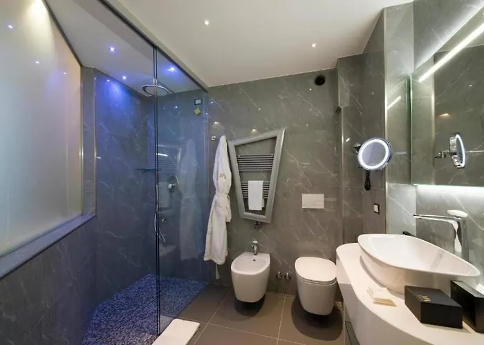 Gatto Bianco Mia Milan