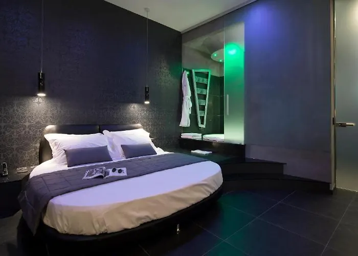 Gatto Bianco Mia 2* Milan