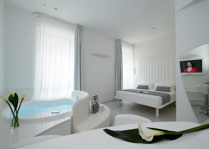 Gatto Bianco Mia Hotel