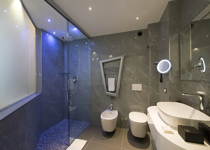 Gatto Bianco Mia Milan