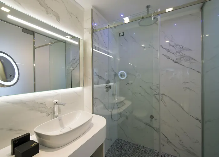 Gatto Bianco Mia Hotel 2*