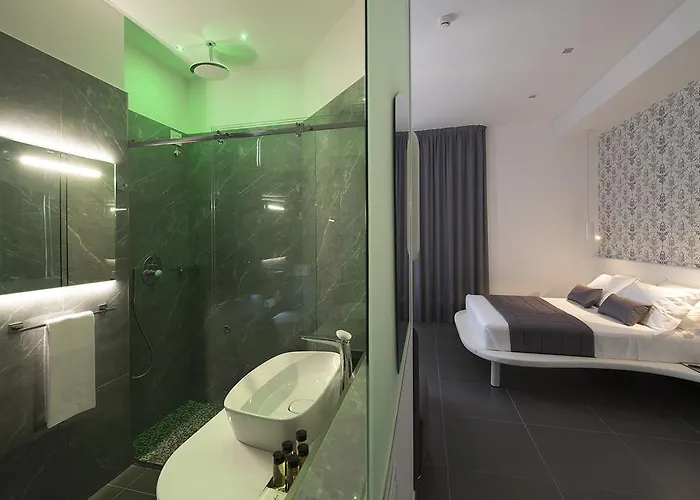 Hotel Gatto Bianco Mia 2*