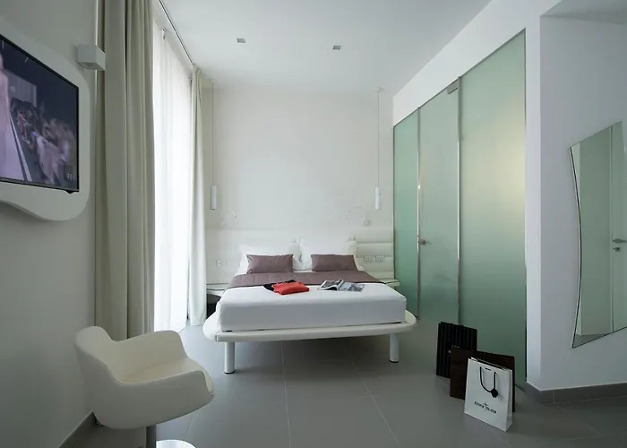 Gatto Bianco Mia 2* Milan