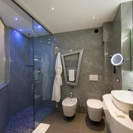 Gatto Bianco Mia מילאנו