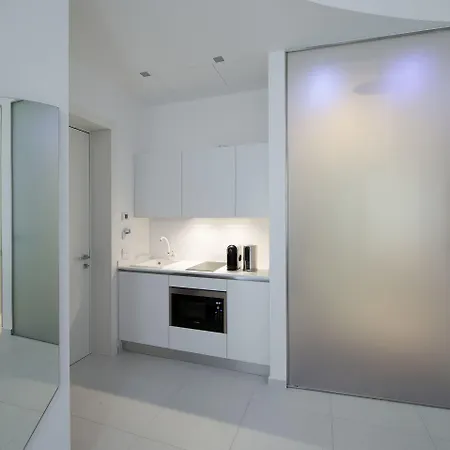 מלון Gatto Bianco Mia 2*